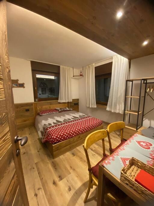 La Chambre De Chaloz 瓦托内切 外观 照片